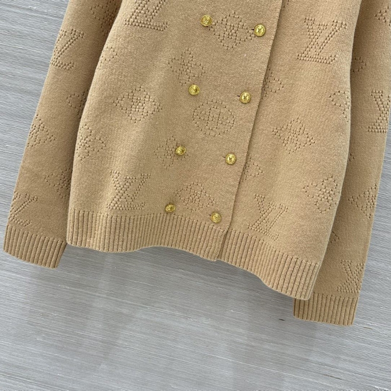 l0vis Vvtt0n outwear